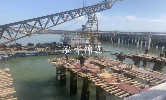 造成房屋地基下沉的原因是什么？如何利用打樁木處理地基下沉問題