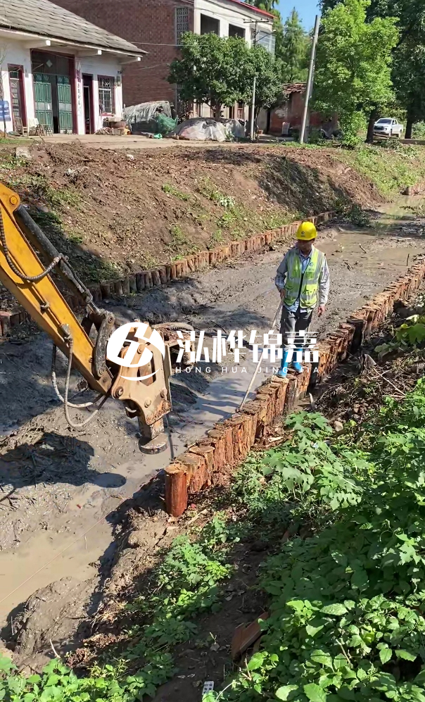 寧德河道清淤專業(yè)施工-挖掘機清理河底淤泥的深度如何控制？