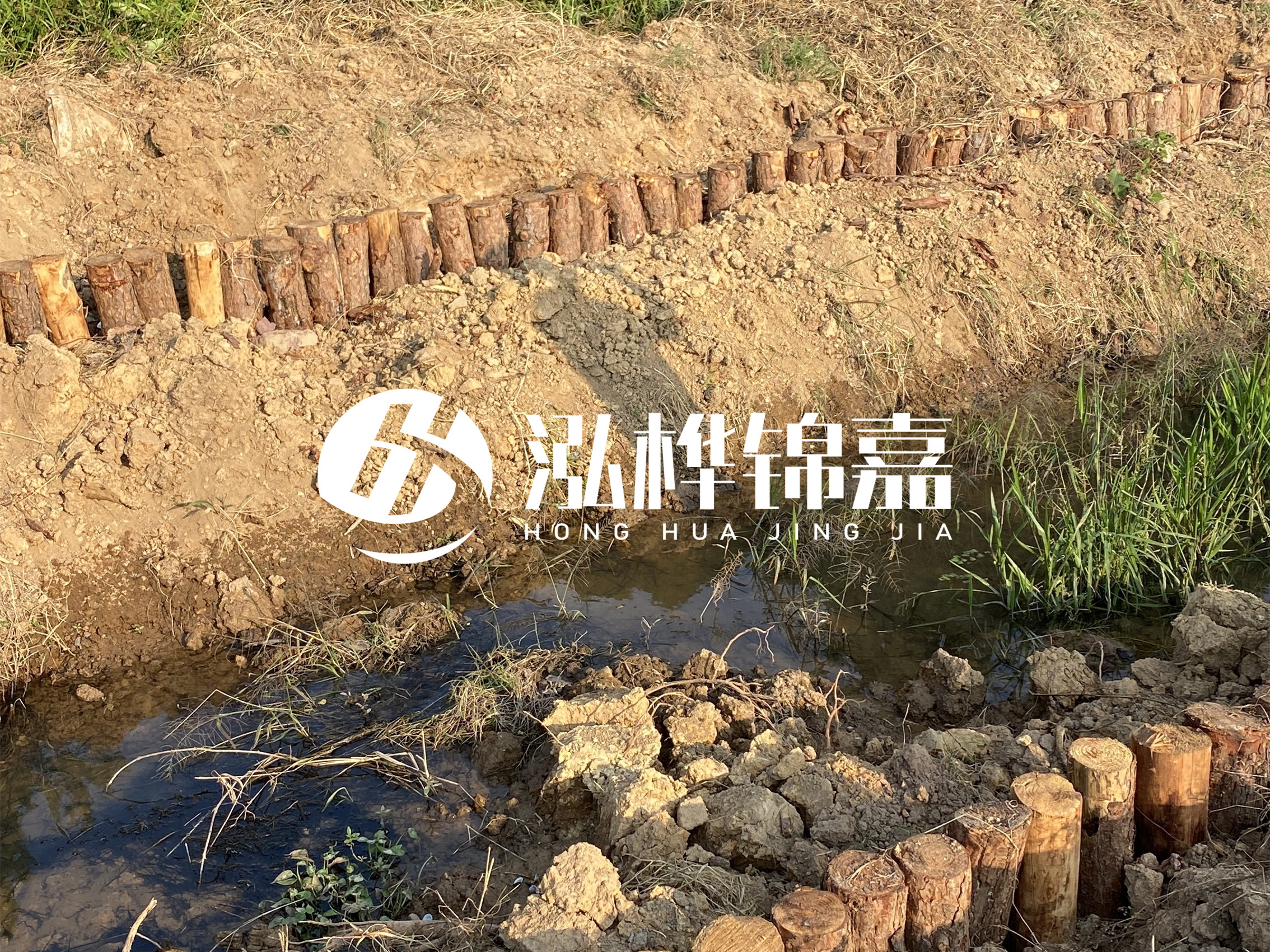 防汛木樁價(jià)格中的施工費(fèi)如何計(jì)算？水下打樁和陸地打樁費(fèi)用差異？